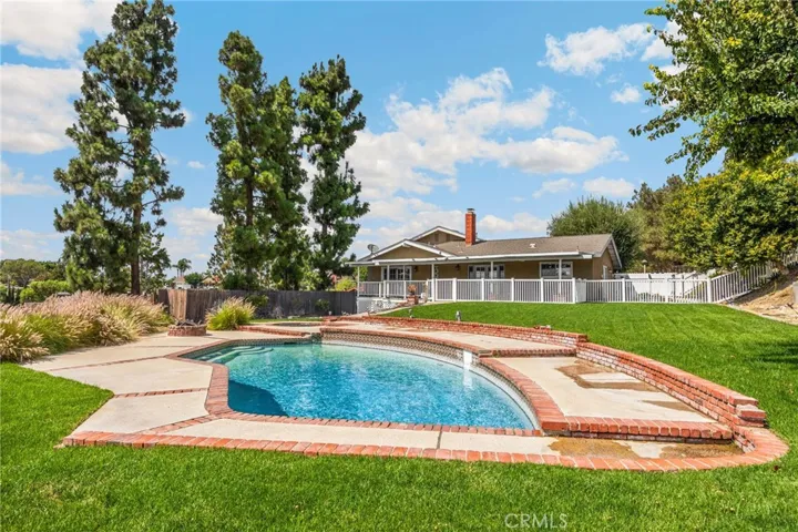 17832 Longview Dr, Yorba Linda, California 92886