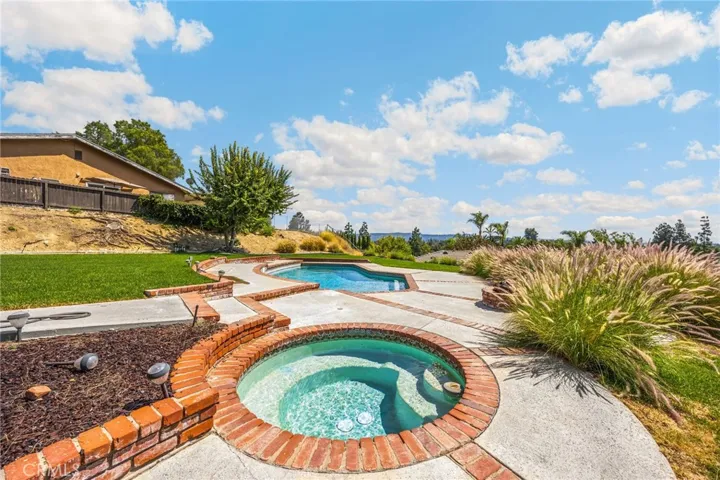 17832 Longview Dr, Yorba Linda, California 92886
