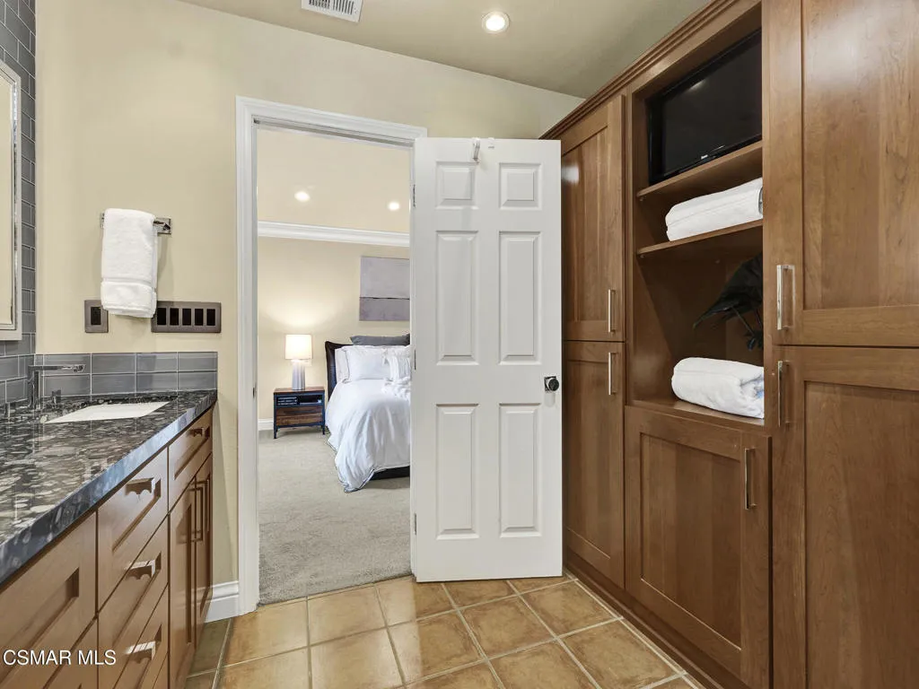 5426 Cedarhaven Drive, Agoura Hills, California 91301 home-pic-25