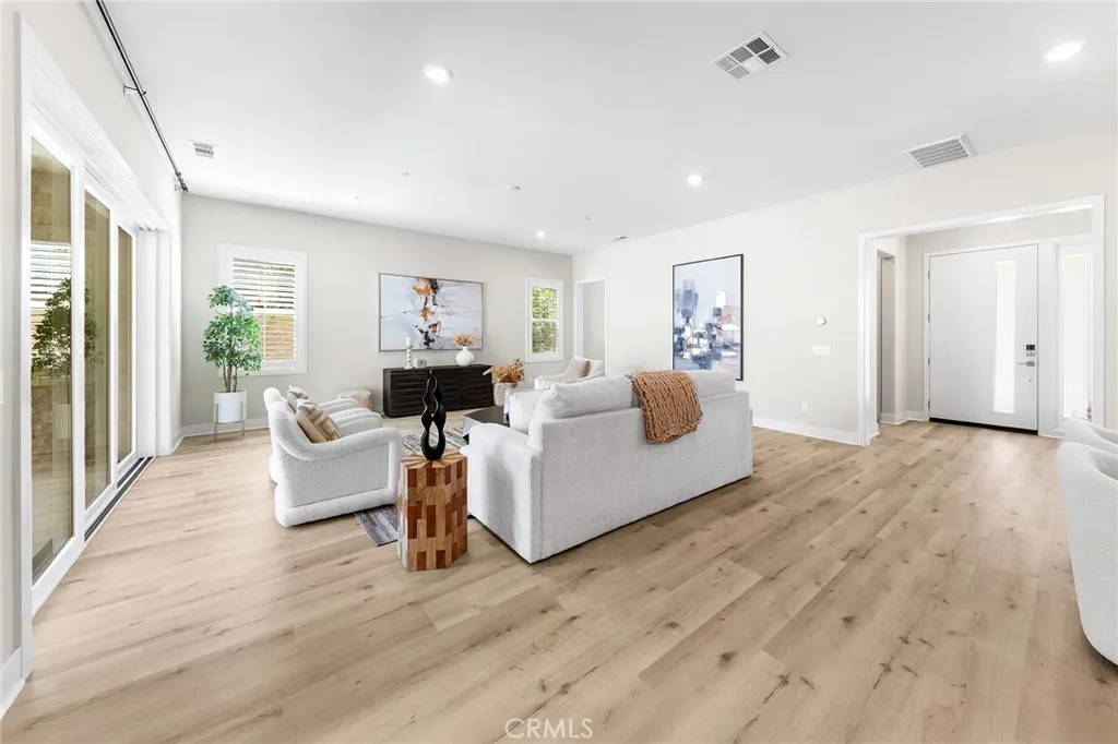 76 Bolide, Irvine, California 92618 home-pic-7