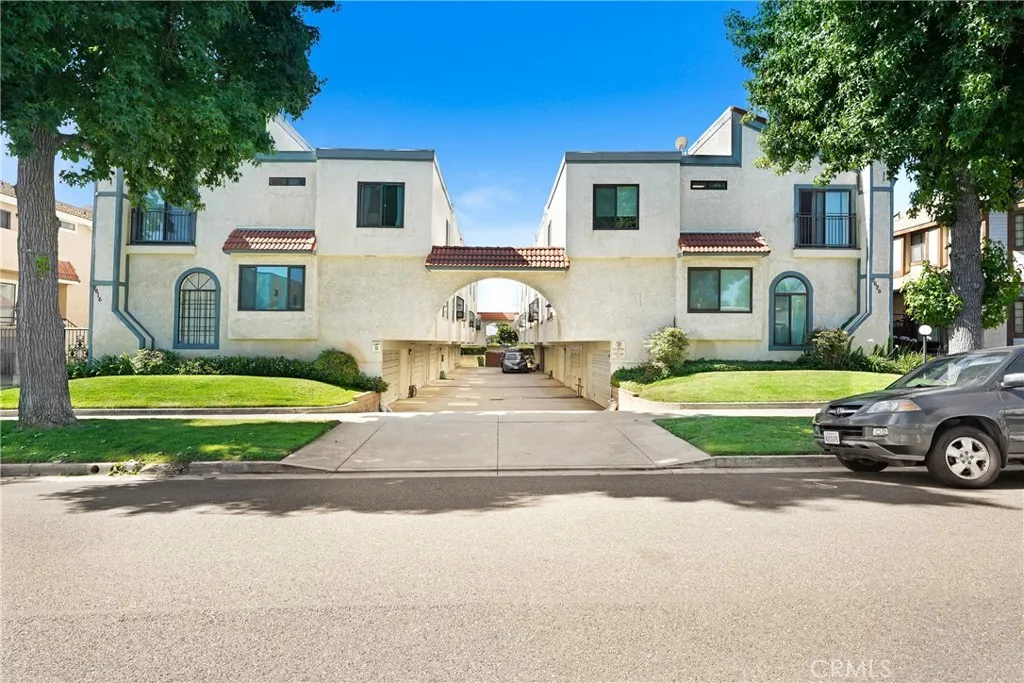 2620 W Grand Avenue E, Alhambra, California 91801, 3 Bedrooms Bedrooms, ,3 BathroomsBathrooms,Residential,For Sale,Grand,AR25191779