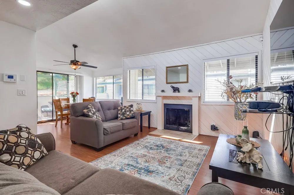 10435 Newhome Avenue 7, Sunland, California 91040 home-pic-6