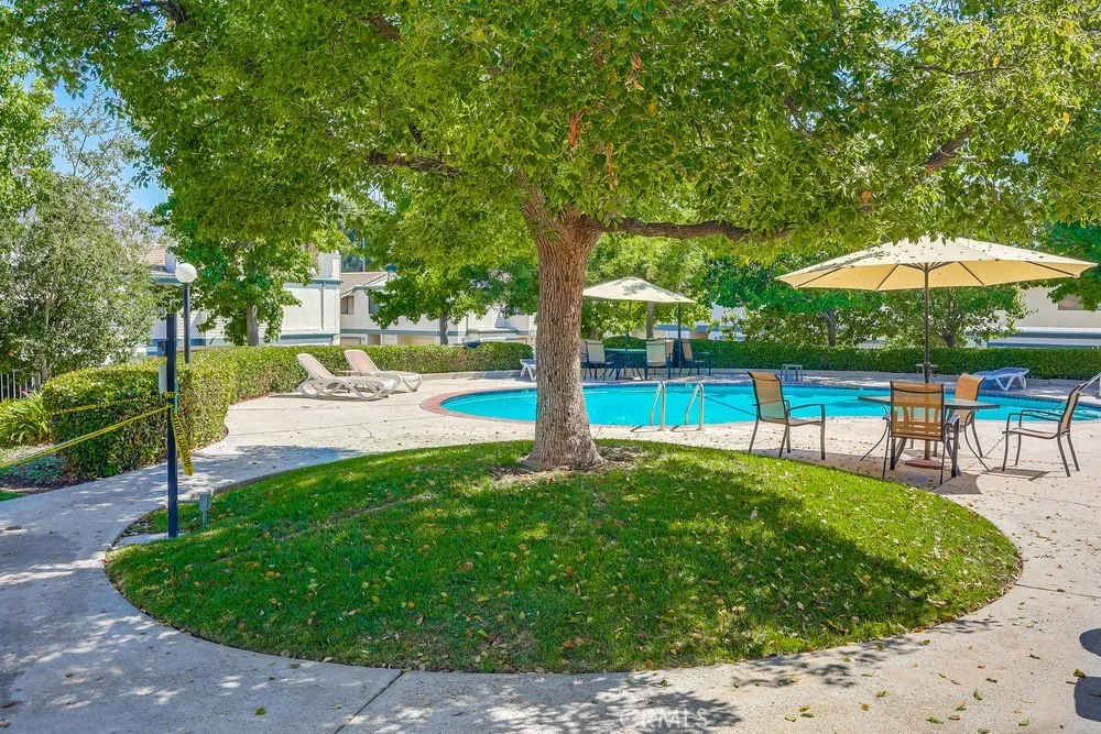 10435 Newhome Avenue 7, Sunland, California 91040 home-pic-45