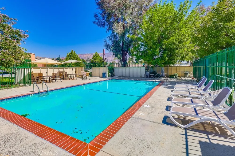 10435 Newhome Avenue 7, Sunland, California 91040 home-pic-4