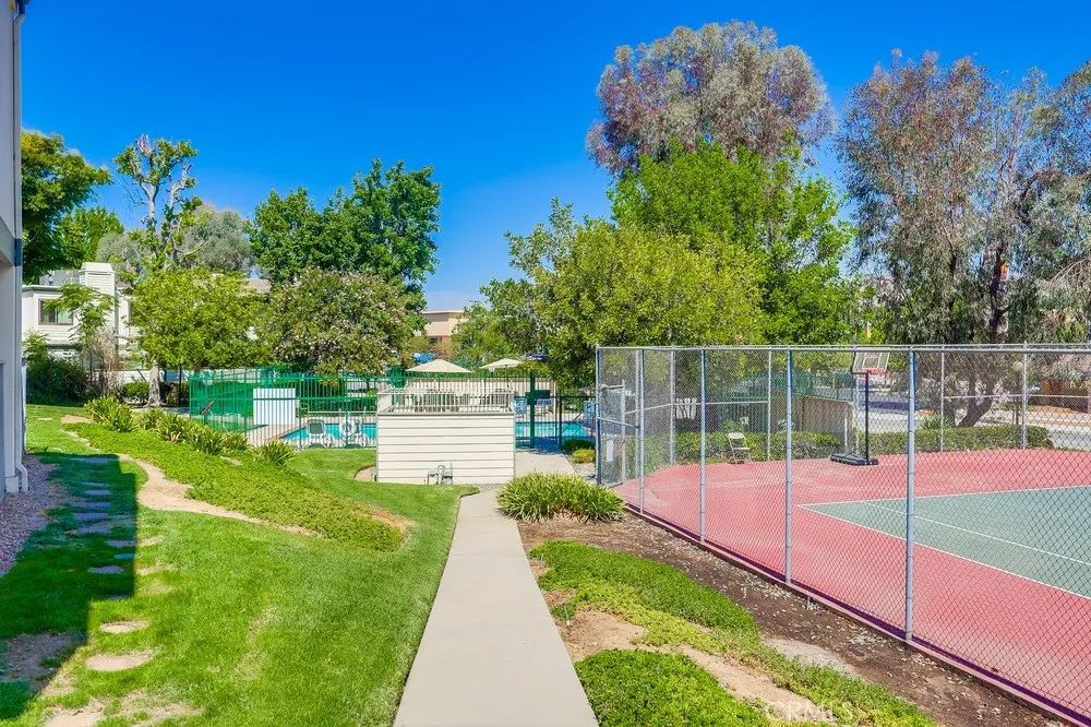 10435 Newhome Avenue 7, Sunland, California 91040 home-pic-49
