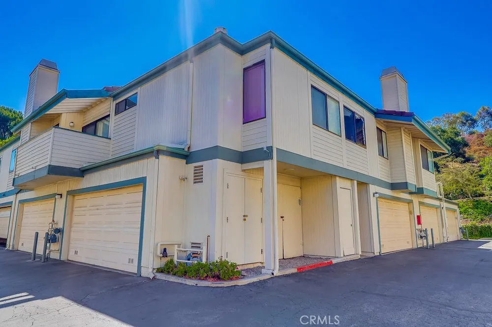 10435 Newhome Avenue 7, Sunland, California 91040 home-pic-0