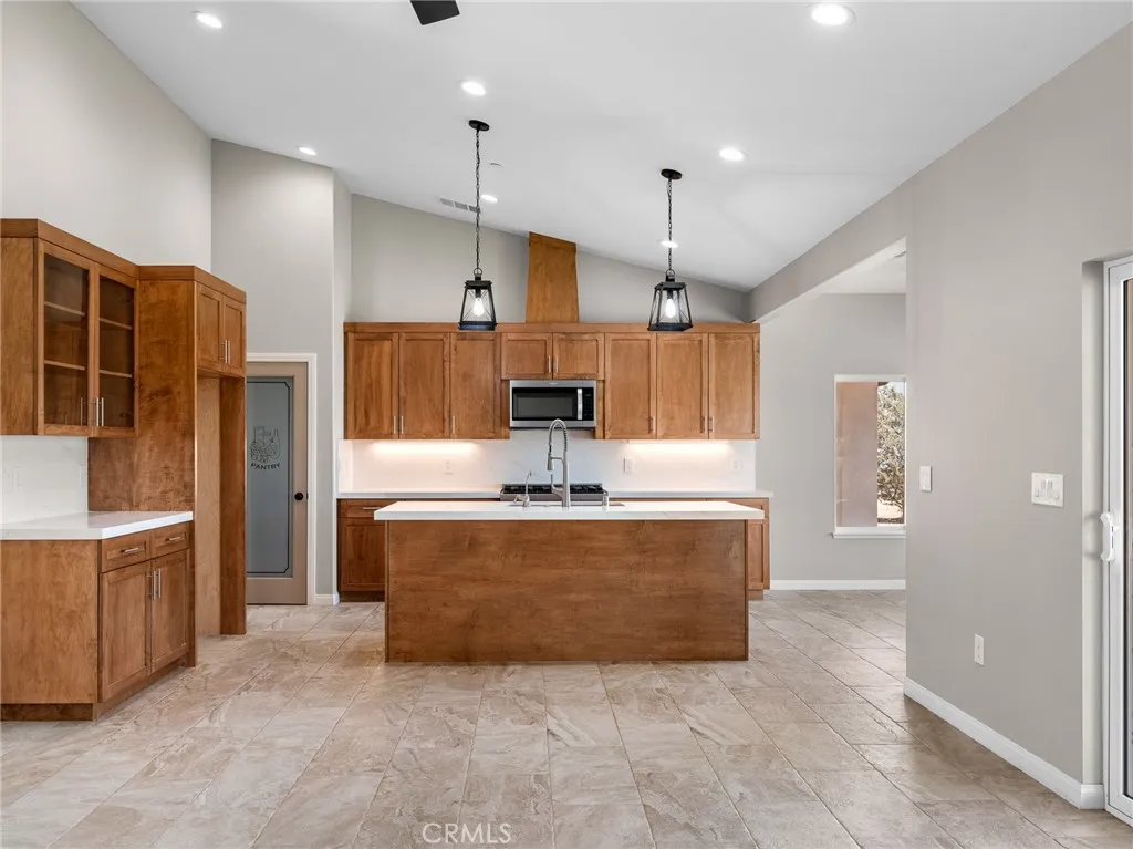 5021 Chelsea Street, Phelan, California 92371 home-pic-19
