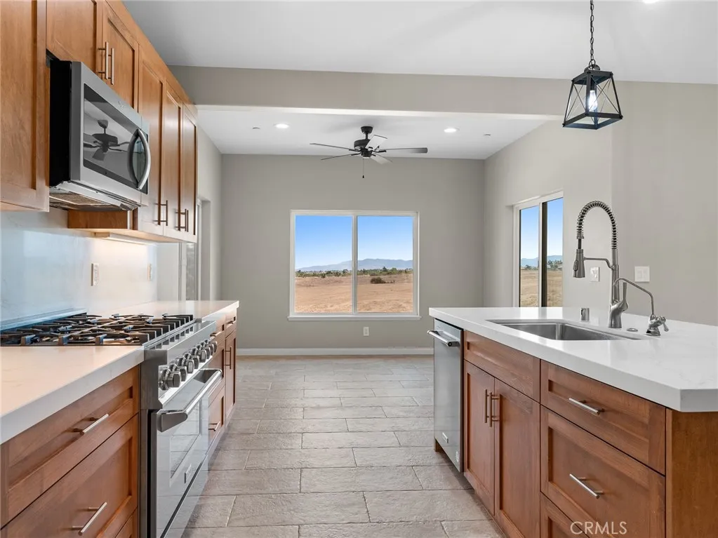 5021 Chelsea Street, Phelan, California 92371 home-pic-22