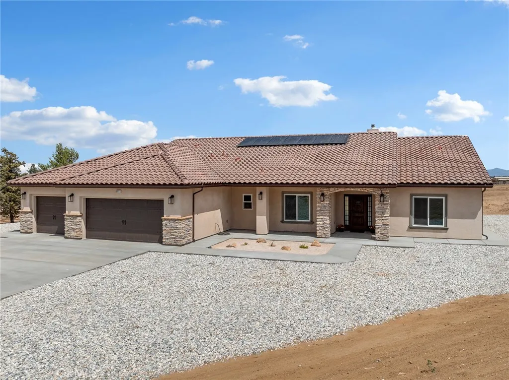 5021 Chelsea Street, Phelan, California 92371 home-pic-0