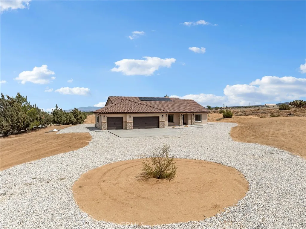 5021 Chelsea Street, Phelan, California 92371 home-pic-54
