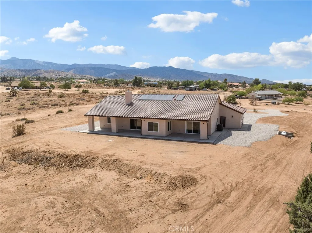 5021 Chelsea Street, Phelan, California 92371 home-pic-3