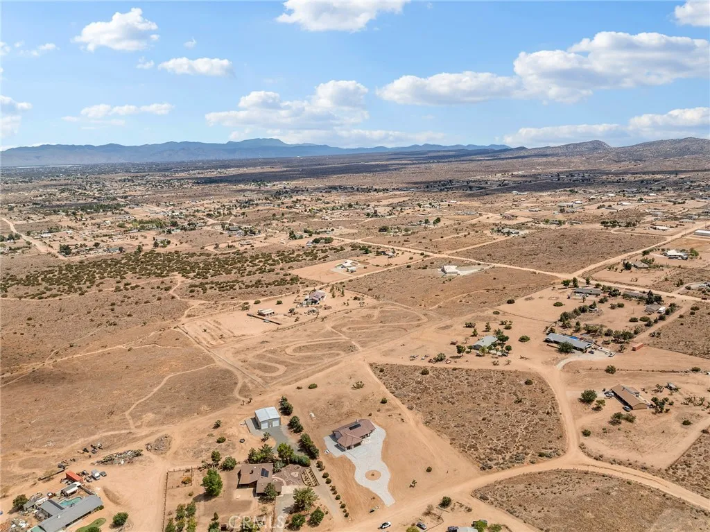 5021 Chelsea Street, Phelan, California 92371 home-pic-46