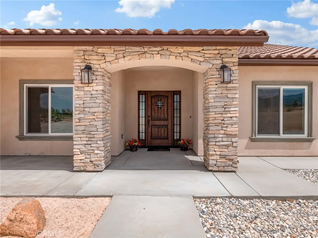 5021 Chelsea Street, Phelan, California 92371 home-pic-2