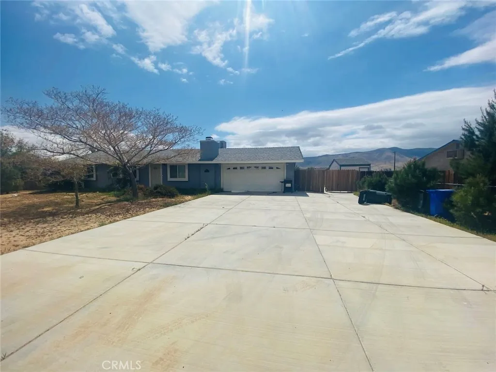 21259 Rosewood Street, Apple Valley, California 92308 home-pic-0