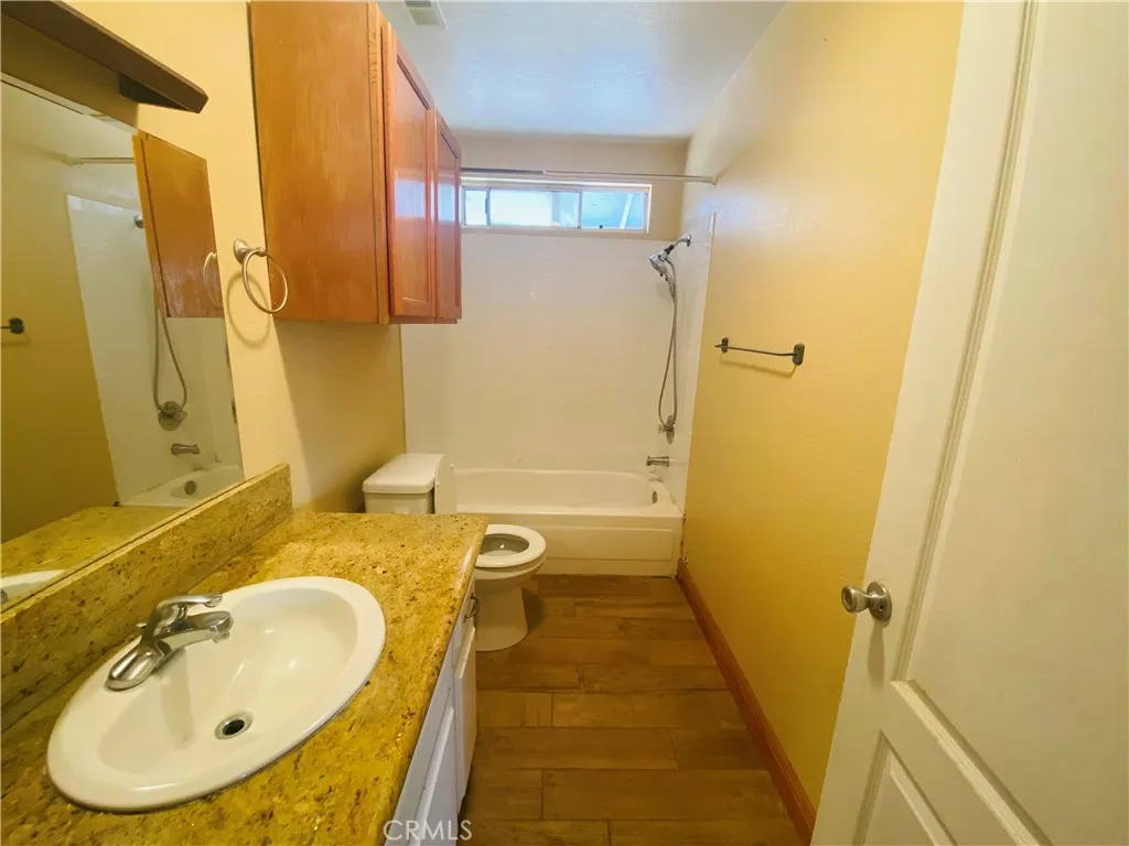21259 Rosewood Street, Apple Valley, California 92308 home-pic-13