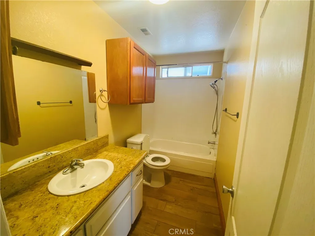 21259 Rosewood Street, Apple Valley, California 92308 home-pic-12