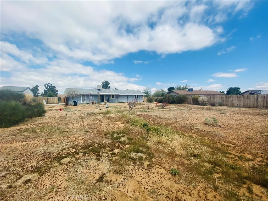 21259 Rosewood Street, Apple Valley, California 92308 home-pic-3