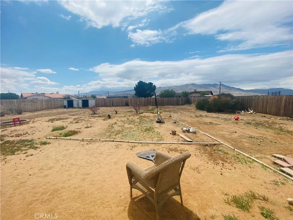 21259 Rosewood Street, Apple Valley, California 92308 home-pic-5