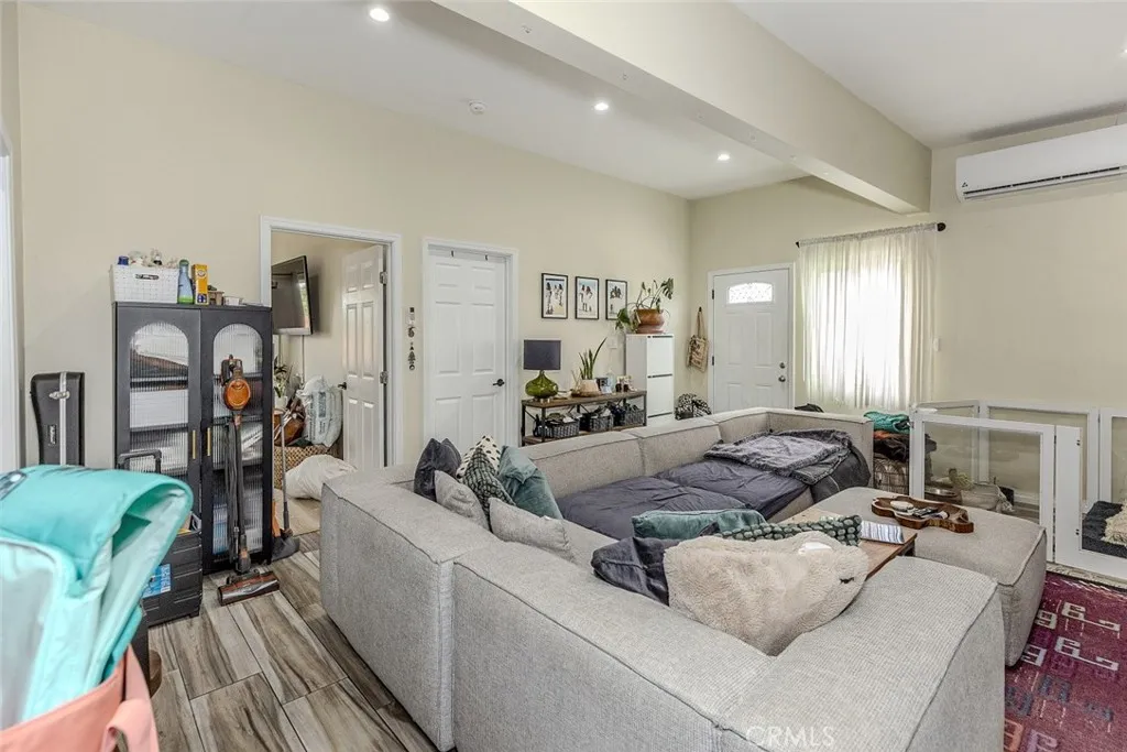 3632 W 59th Street, Los Angeles, California 90043 home-pic-8