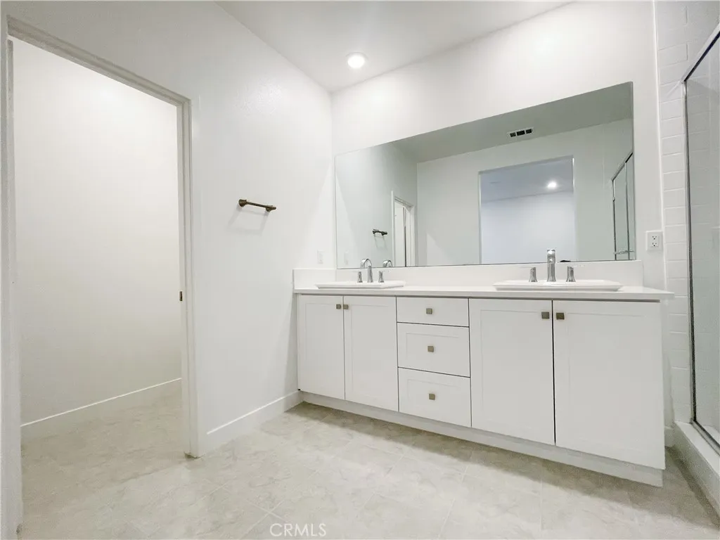 1866 S Westside Drive 26, Anaheim, California 92806, 3 Bedrooms Bedrooms, ,4 BathroomsBathrooms,Residential Lease,For Rent,Westside,OC25192261