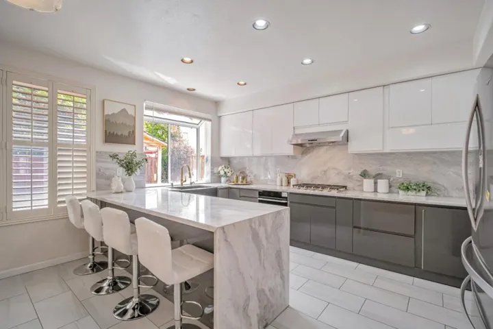 15180 Orion Rd, San Leandro, California 94579