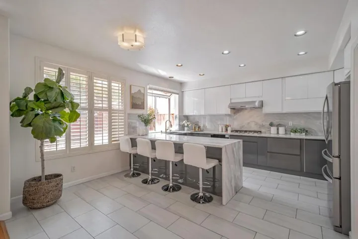 15180 Orion Rd, San Leandro, California 94579