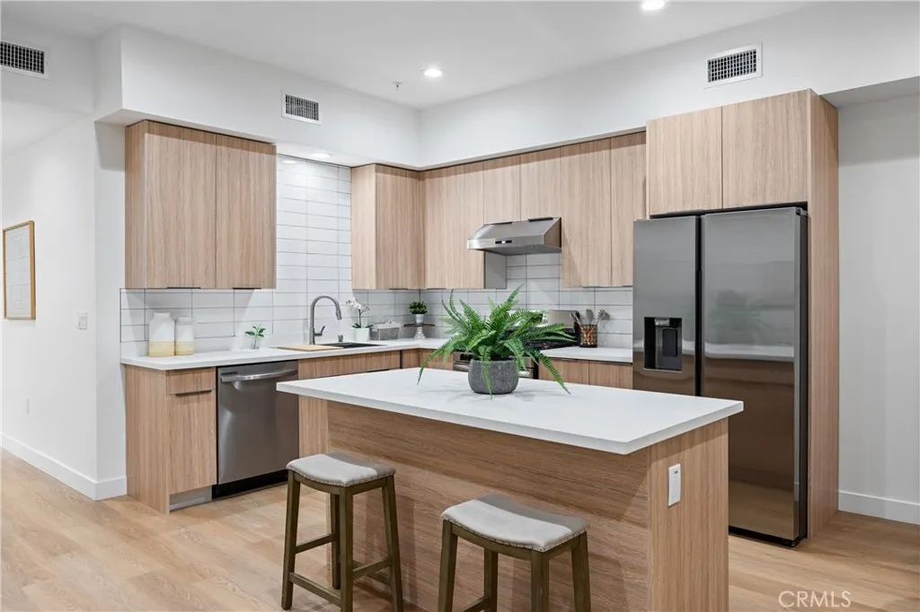 13857 Leffingwell Road 203, Whittier, California 90604, 2 Bedrooms Bedrooms, ,2 BathroomsBathrooms,Residential Lease,For Rent,Leffingwell,OC25184894