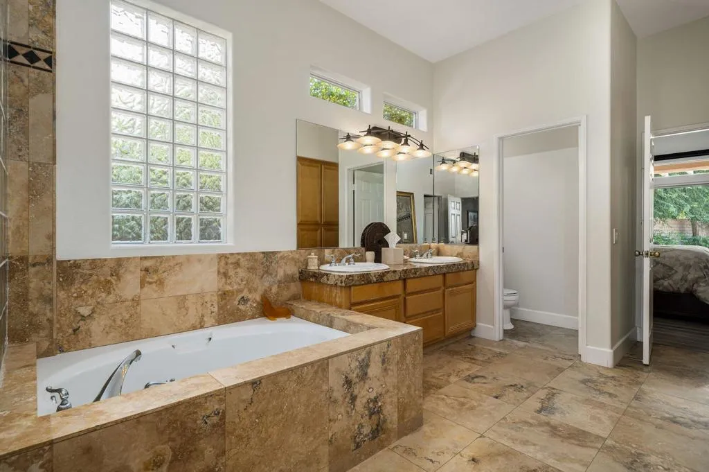 77625 Westbrook Court, Palm Desert, California 92211 home-pic-30