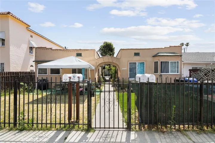 1216 S Mullen Avenue, Los Angeles, California 90019