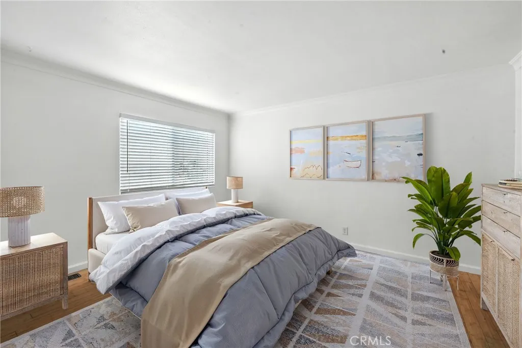 940 E 3rd Street 10, Long Beach, California 90802 home-pic-21
