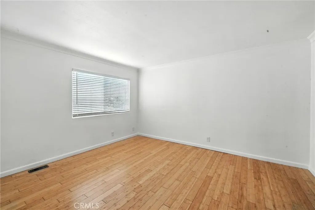 940 E 3rd Street 10, Long Beach, California 90802 home-pic-24
