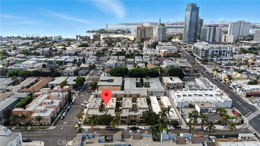 940 E 3rd Street 10, Long Beach, California 90802 home-pic-45