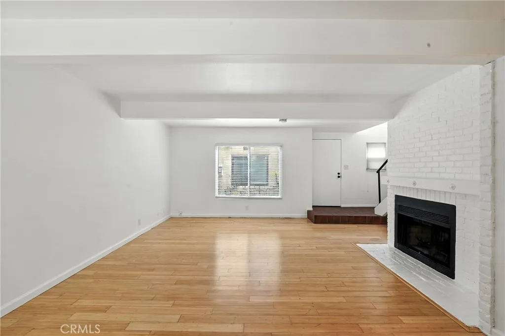 940 E 3rd Street 10, Long Beach, California 90802 home-pic-8