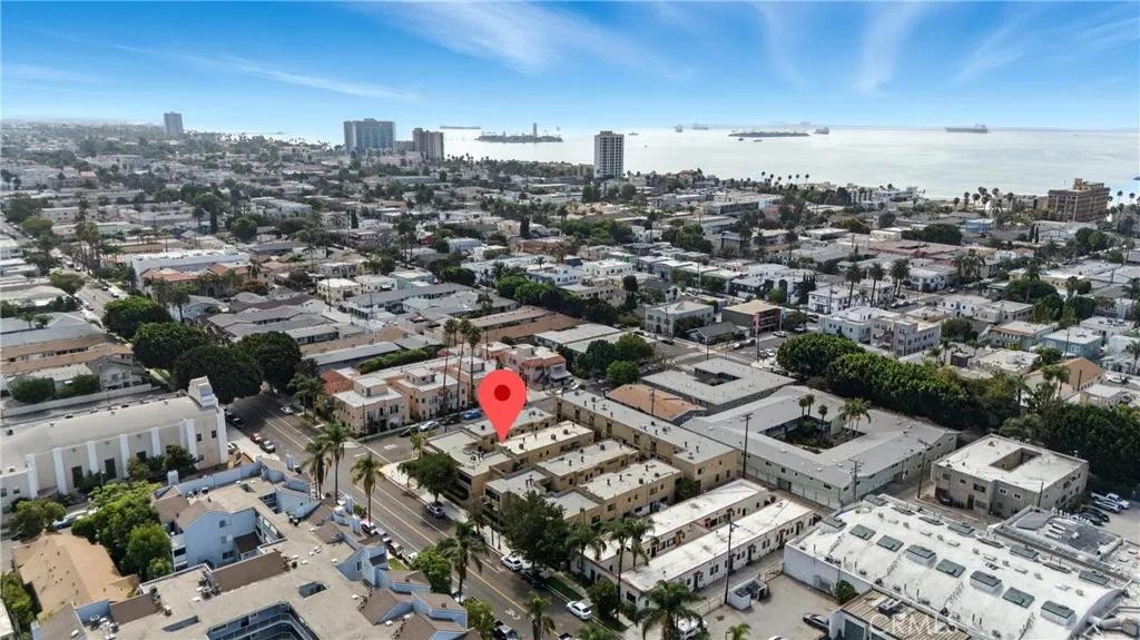 940 E 3rd Street 10, Long Beach, California 90802 home-pic-42