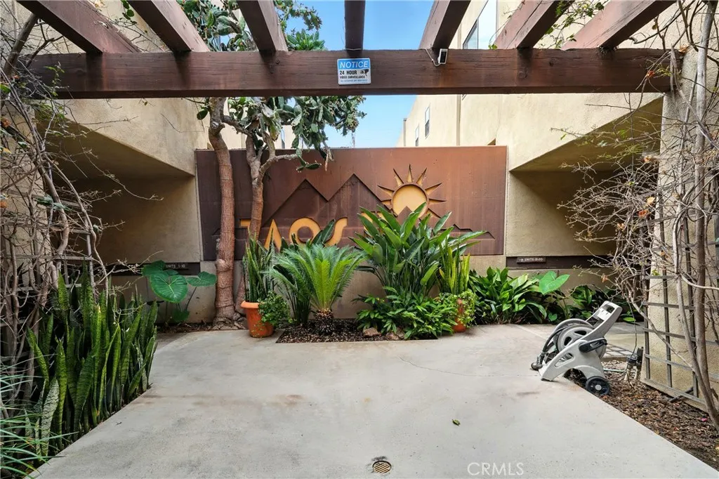 940 E 3rd Street 10, Long Beach, California 90802 home-pic-6
