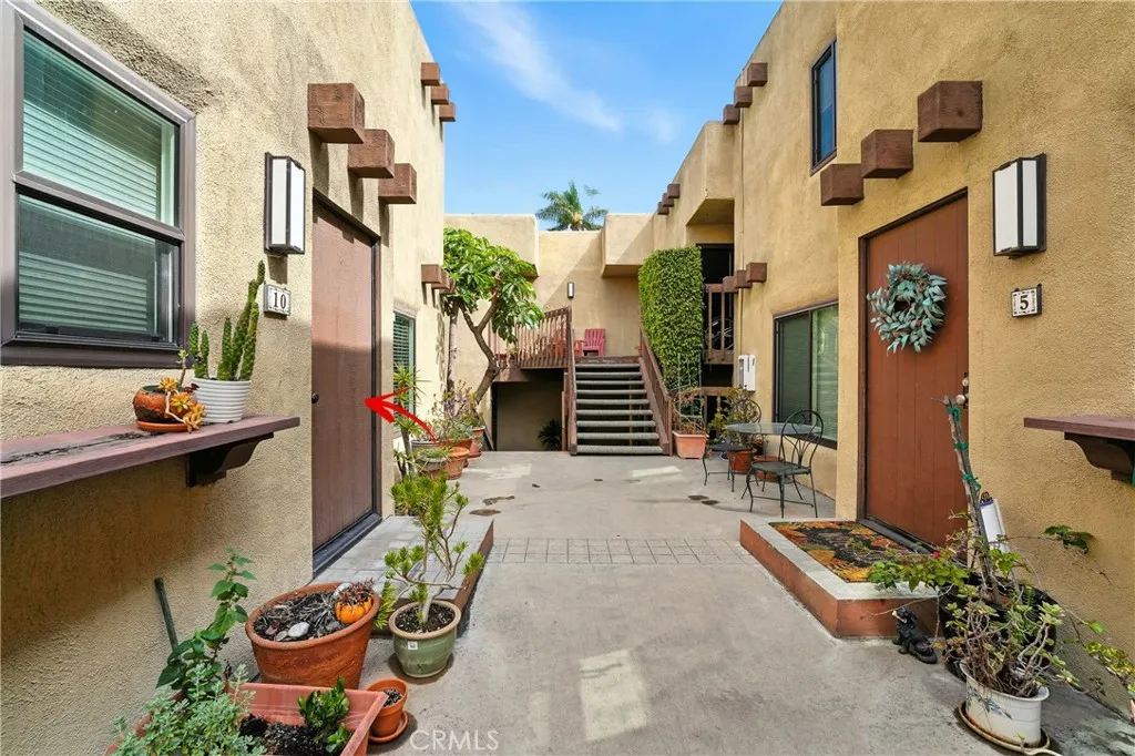 940 E 3rd Street 10, Long Beach, California 90802 home-pic-48