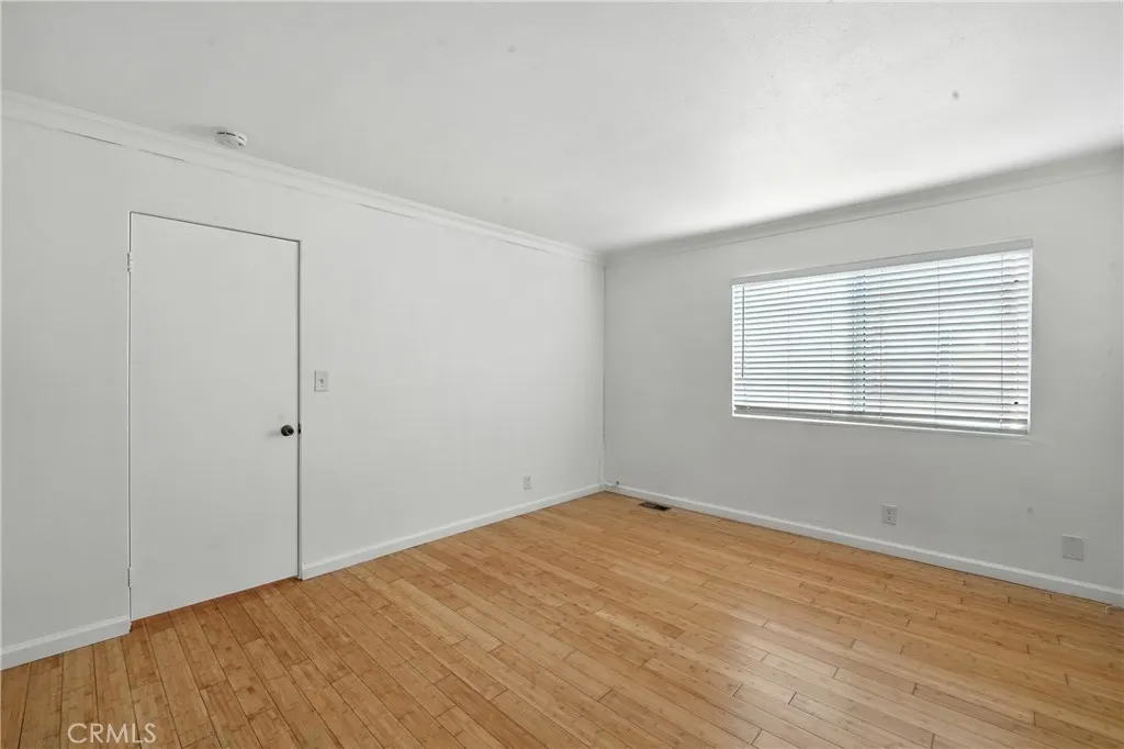 940 E 3rd Street 10, Long Beach, California 90802 home-pic-23