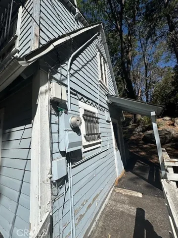27548 Meadow Drive, Lake Arrowhead, California 92352