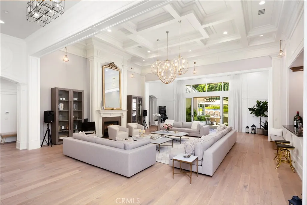 935 W Foothill Boulevard, Arcadia, California 91006 home-pic-28