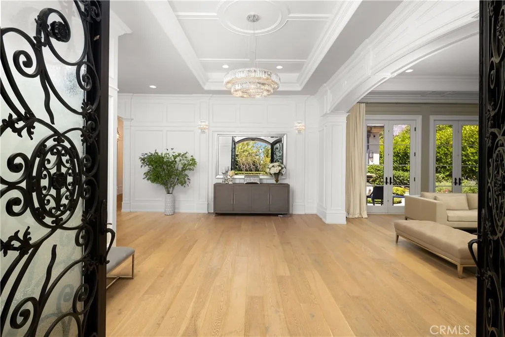 935 W Foothill Boulevard, Arcadia, California 91006 home-pic-12