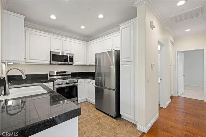 27274 Magnolia Lane, Valencia, California 91354