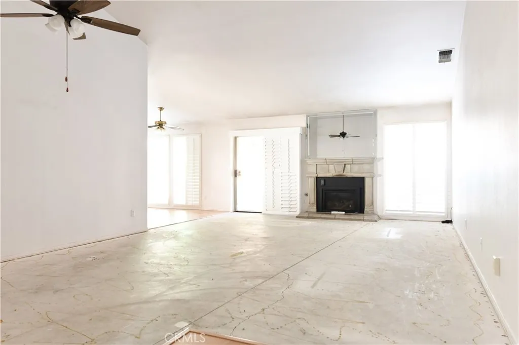 9260 N Green Meadows Lane, Fresno, California 93720 home-pic-5