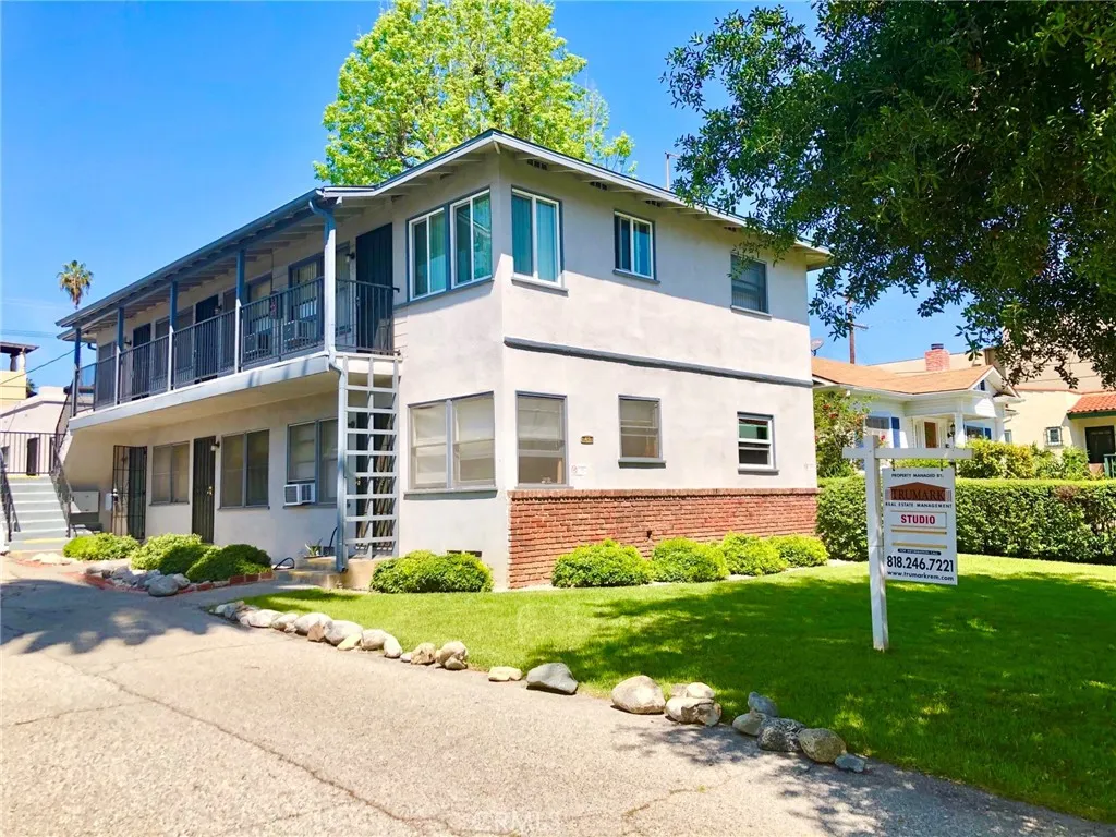 49 S. Grand Oaks, Pasadena, California 91107, ,Residential Income,For Sale,S. Grand Oaks,GD25192443