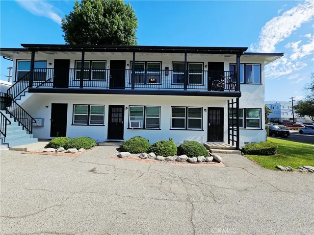 49 S. Grand Oaks, Pasadena, California 91107