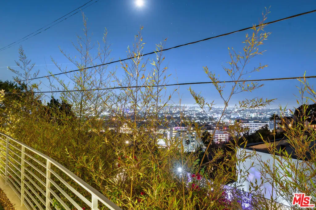 8411 Hollywood Boulevard, Los Angeles, California 90069 home-pic-43