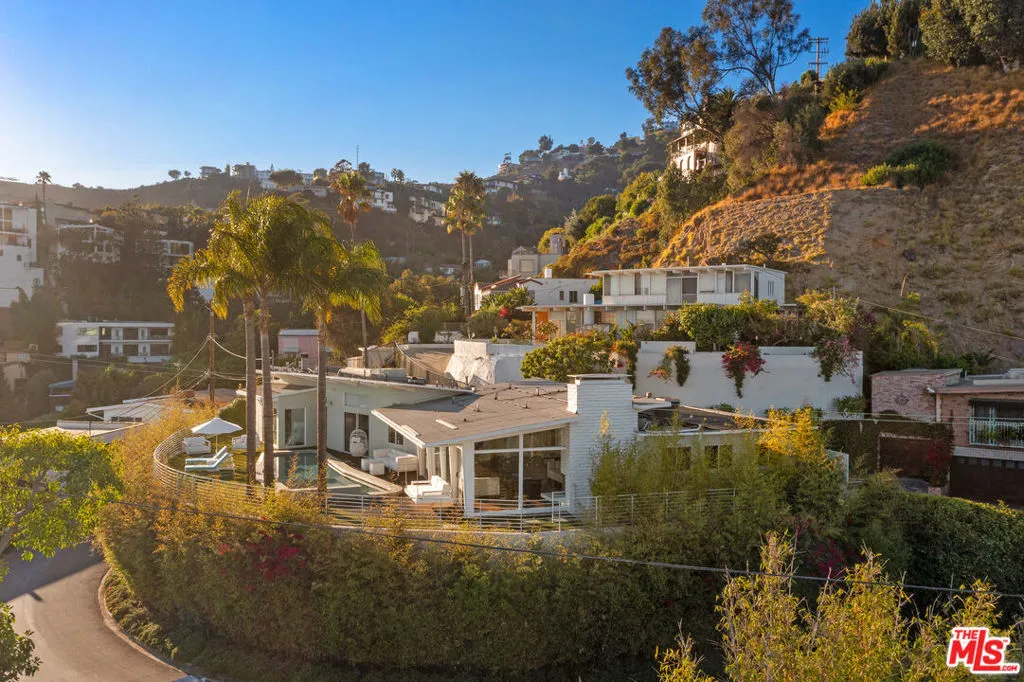 8411 Hollywood Boulevard, Los Angeles, California 90069 home-pic-3