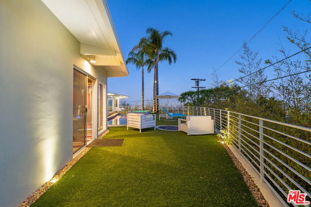 8411 Hollywood Boulevard, Los Angeles, California 90069 home-pic-8