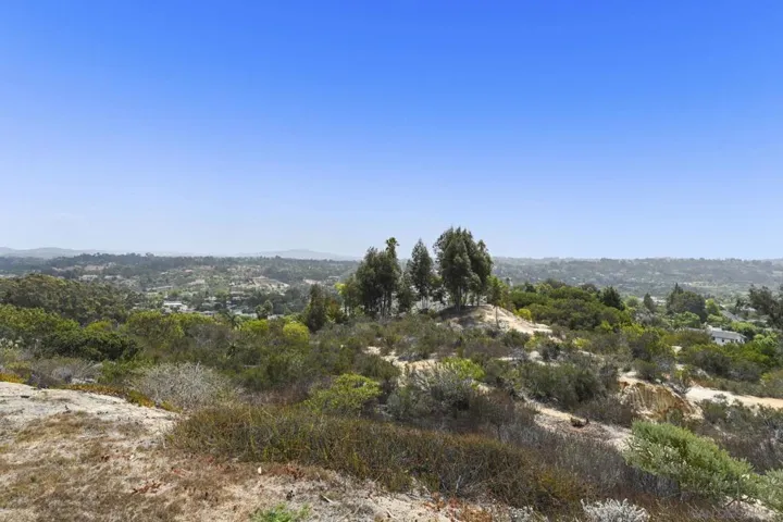 201 Meadow Vista Way, Encinitas, California 92024