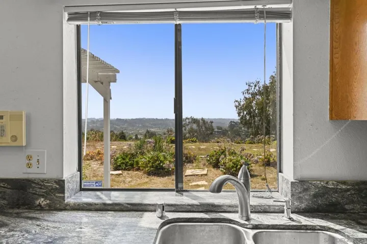 201 Meadow Vista Way, Encinitas, California 92024