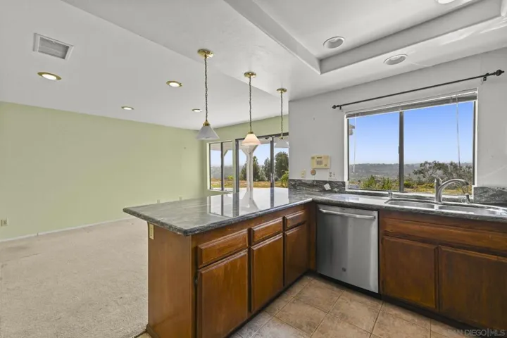201 Meadow Vista Way, Encinitas, California 92024
